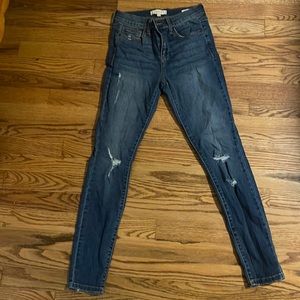 Francesca’s Harper Heritage distressed jeans. Stretch destructed skinny. Size 26